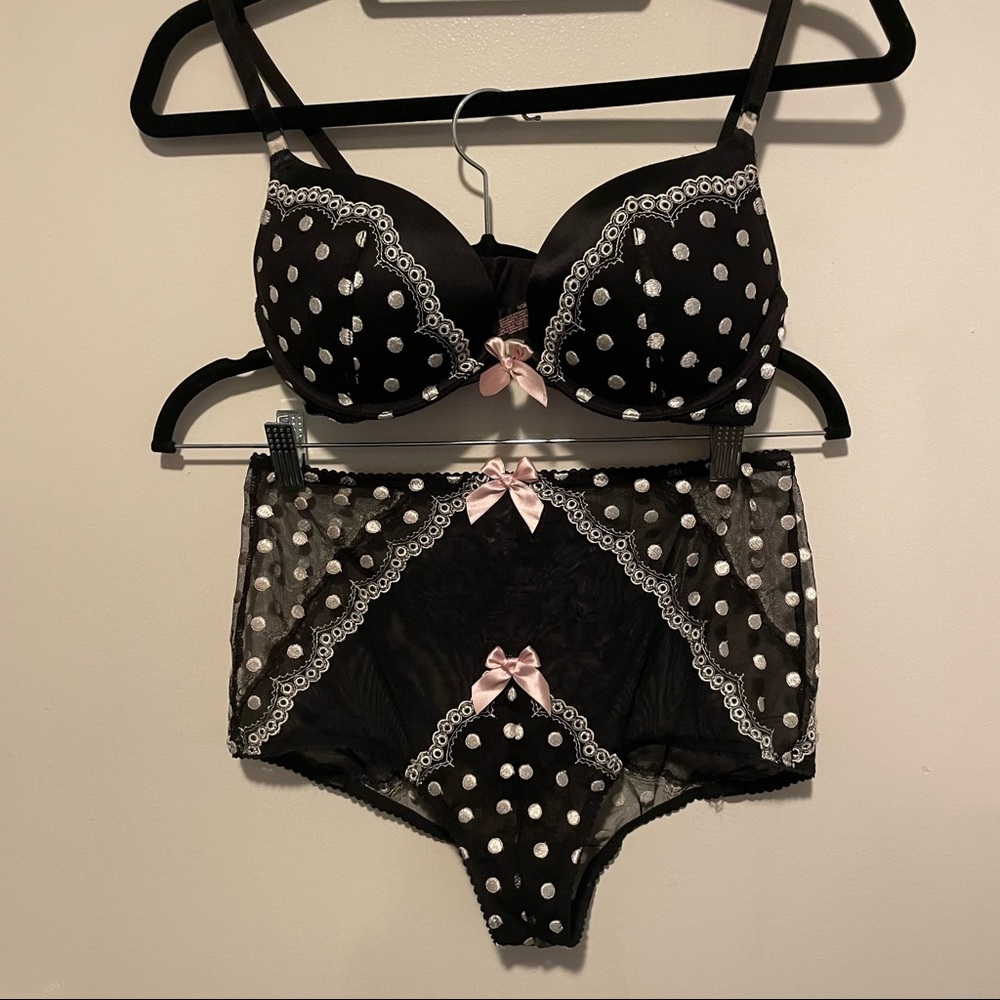Victoria secret lingerie set